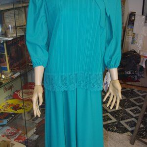 CUE FASHIONS- SIZE-20W, COLOR- TEAL, MADE IN USA